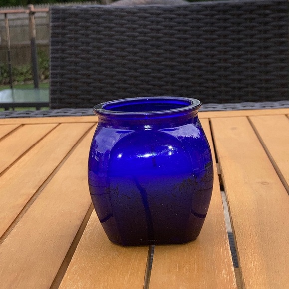 Vintage scented candle in blue glass jar - Picture 8 of 10